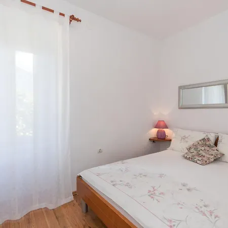 Lejlighed Nika By Interhome Malinska