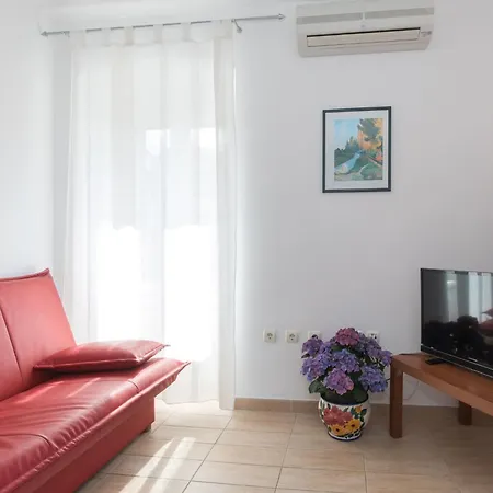 Nika By Interhome *